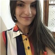 Profesora de español formada en prestigiosas instituciones y con gran experiencia en docencia del idioma.